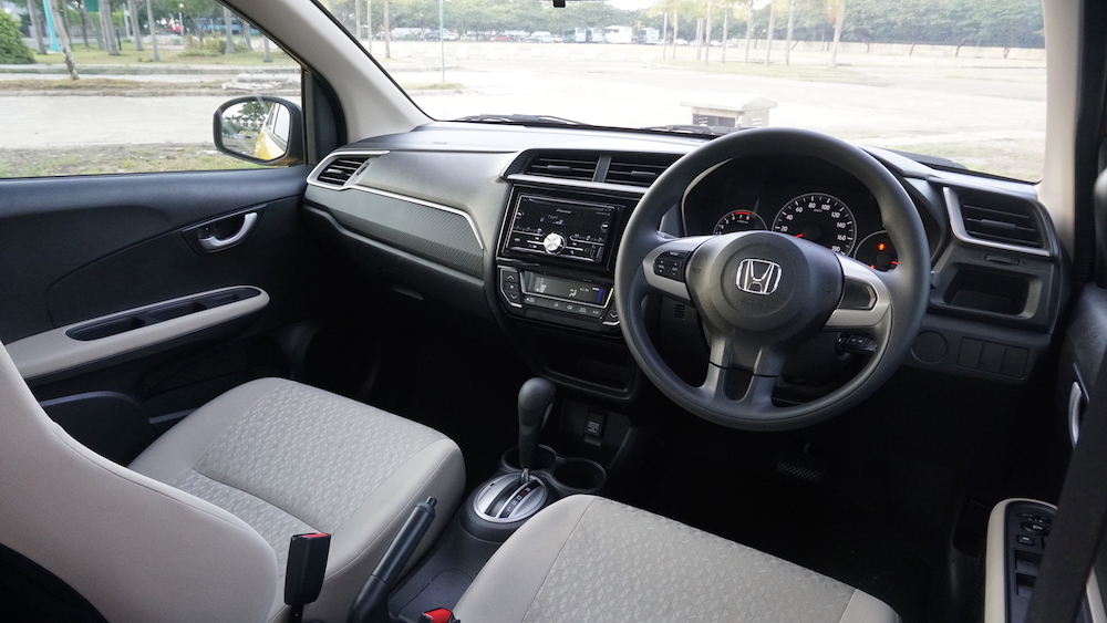 Interior Honda Brio Satya OTR.id