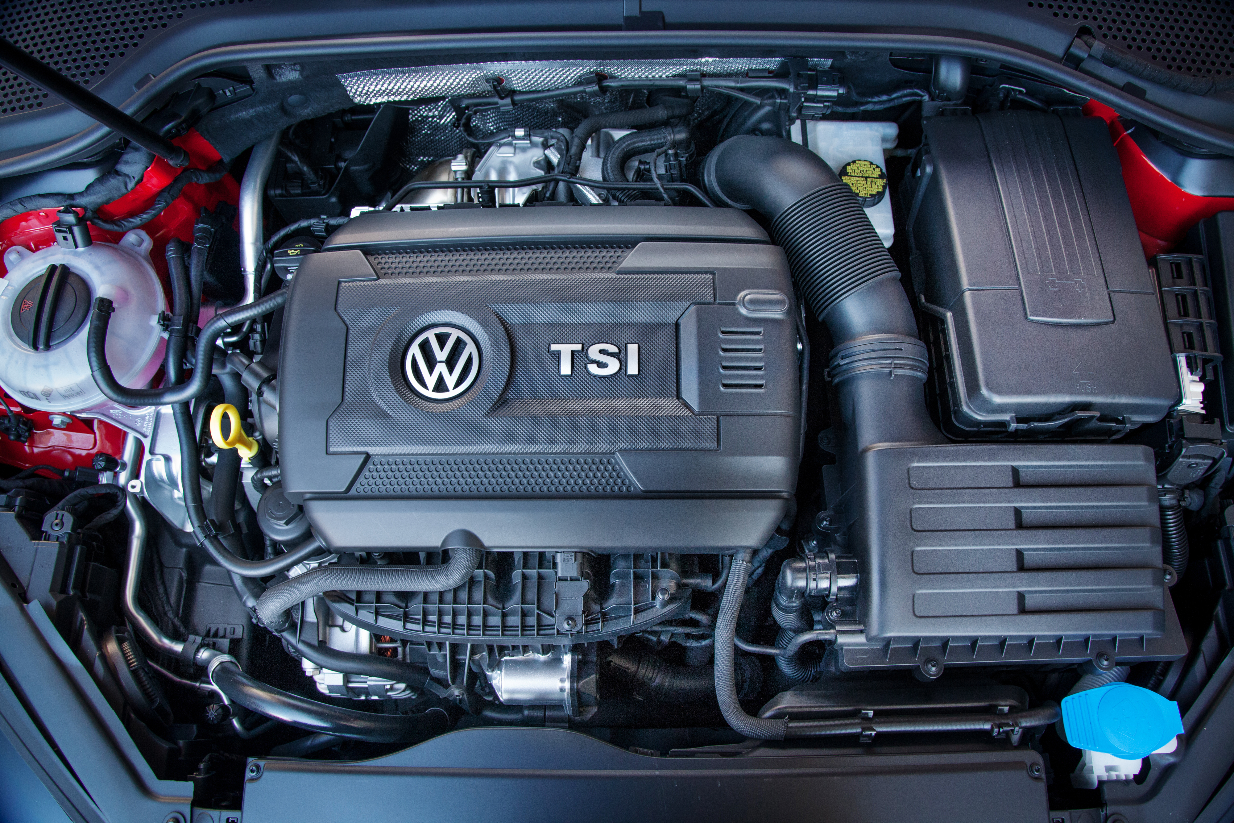 1.8 tsi. Volkswagen Golf TSI 1.2. Volkswagen Golf TSI 2.0. Мотор Фольксваген гольф 1.4 TSI. Golf mk7 GTI engine.