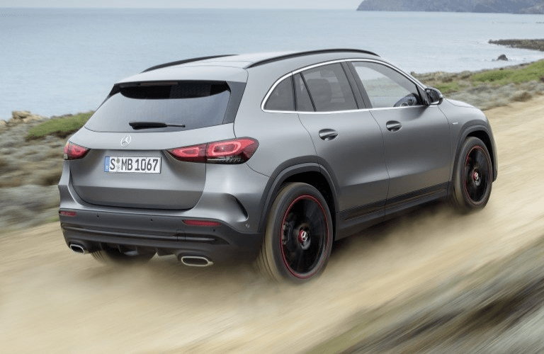 Harga Mercedes-Benz GLA