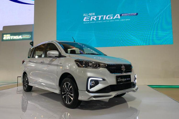 Gambar All New Ertiga Hybrid Cruise dengan variasi warna baru